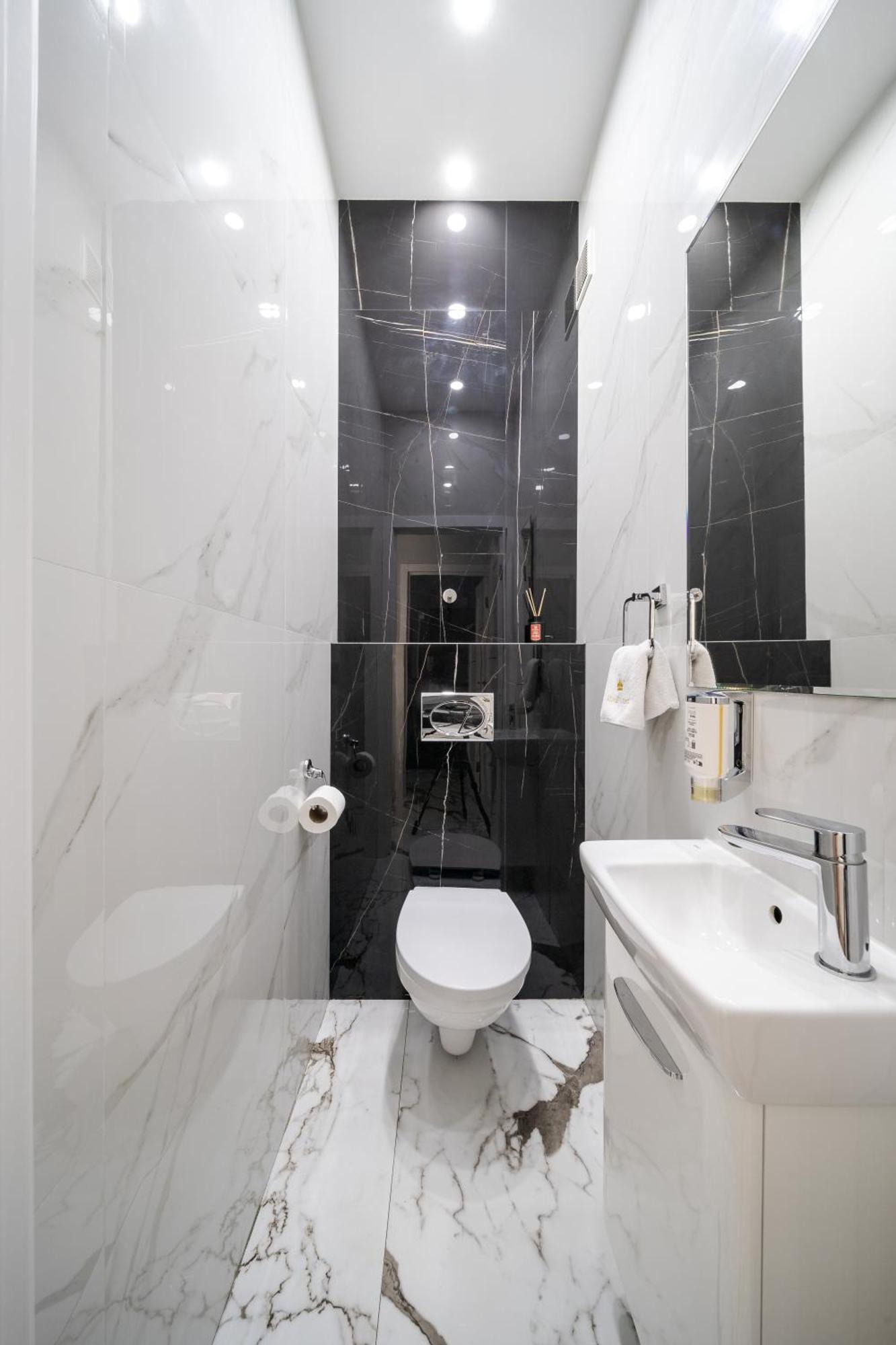 Royal Apartment On Balabana Street Lviv Exterior photo